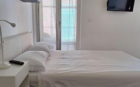Bartolo White Apartment